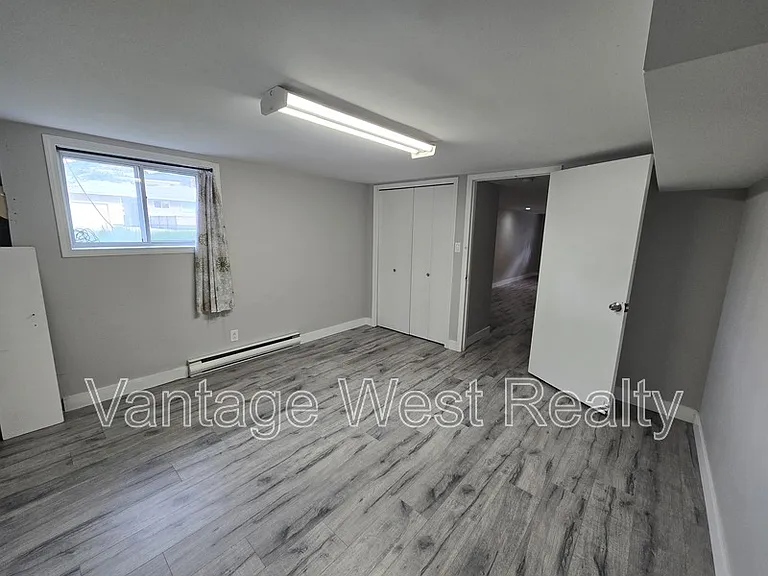 320B Rutland Rd S — Photo 7