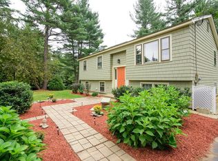 2 Capricorn Ln, Townsend, MA 01469
