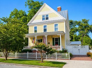 512 Middle St, New Bern, NC 28560