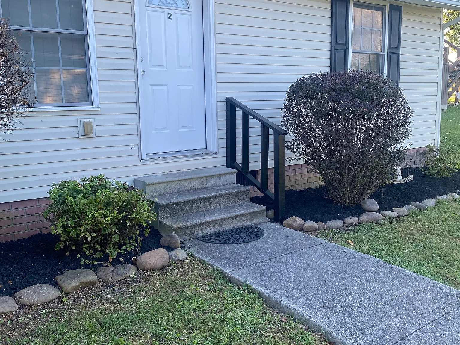 3 bed, 1600 sqft, $1,800 — Photo 1