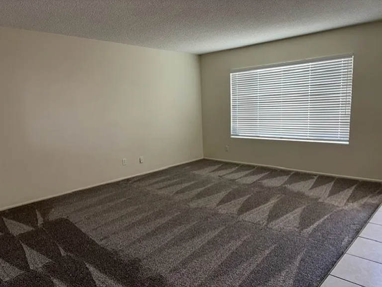 2618 W Knowles Ave — Photo 21