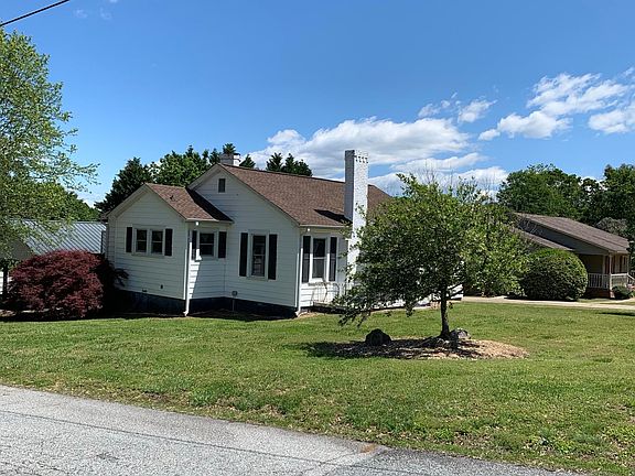 3rd image of 201 Wildwood Dr