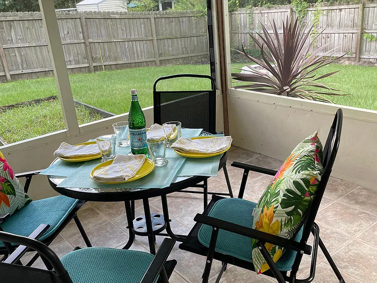 The porch comes with table , chairs and cushions. We wanted this great space to be ready for you!