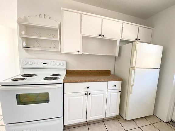 3rd image of 369 N Brevard Ave