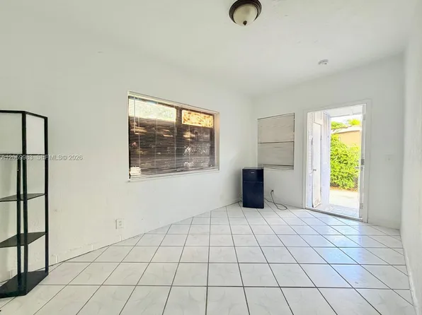 1060 NW 116th St #4, Miami, FL 33168