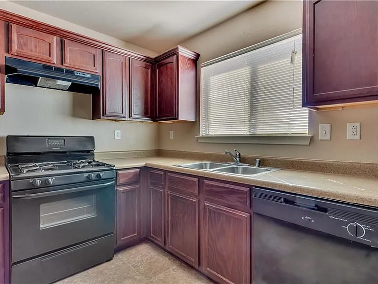 14302 Gil Reyes Dr #C — Photo 12
