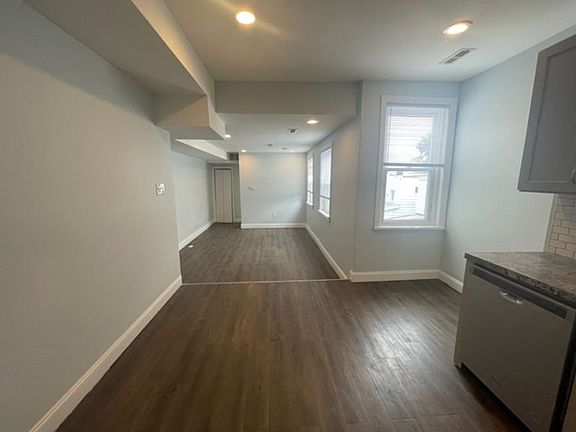 3rd image of 2171 E Hagert St #2