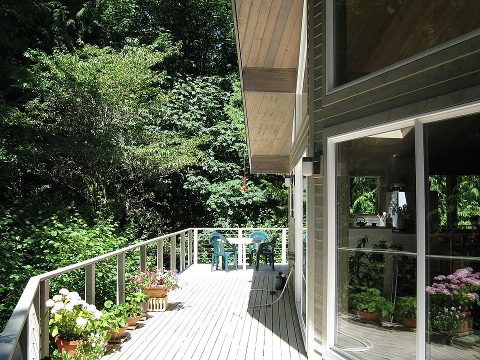 2nd image of 4405 Palomino Dr NE