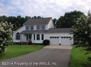 202 Sand Dr W, Williamsburg, VA 23188