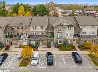 53 Ferndale Dr S #9, Barrie, ON L4N5W9