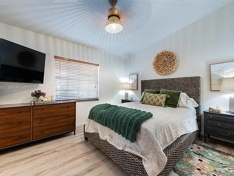 20801 SW 83rd Ave — Photo 5
