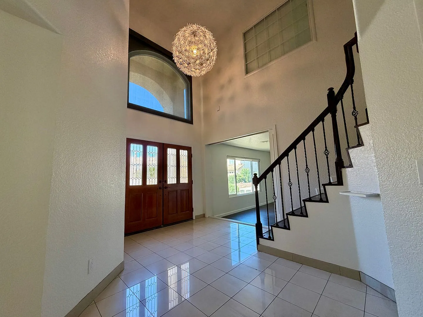 Spacious Henderson Home with Private Pool, 3 Fireplaces, & Modern Upgrades — Photo 3