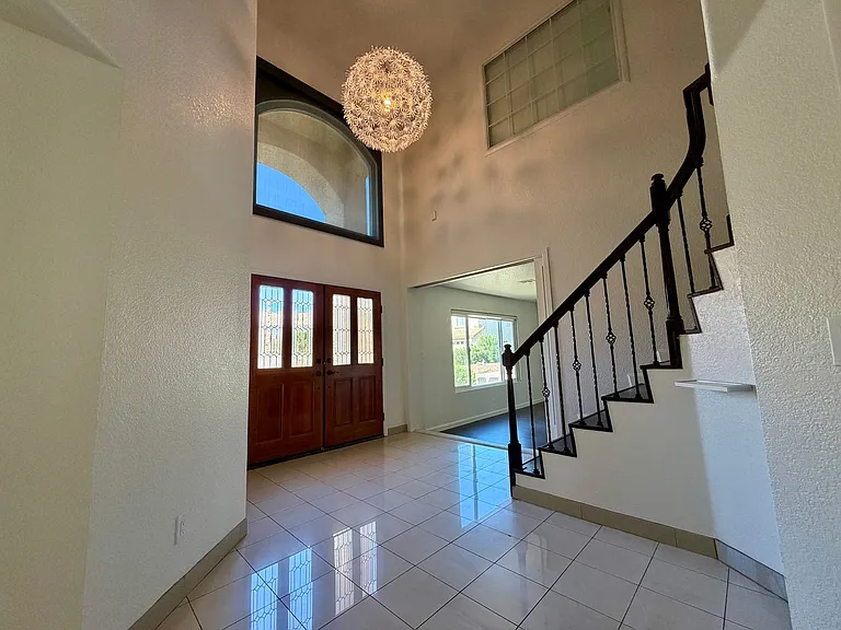 1538 Roughrider Cir — Photo 3