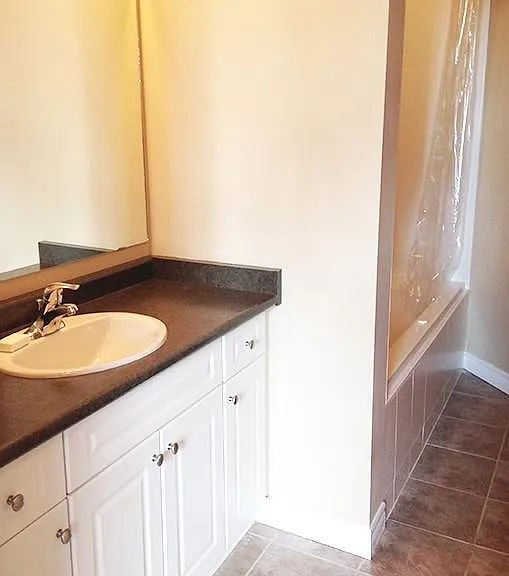 435 Colborne St — Photo 4