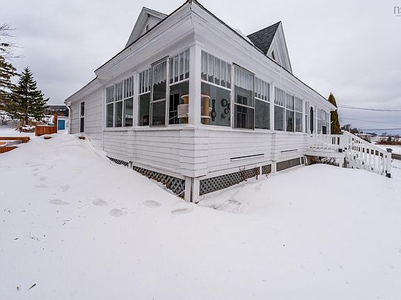 3rd image of 1529 Pereau Rd