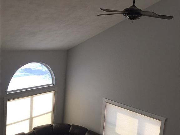 4th image of 6434 Maeve Ln