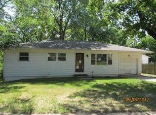 1243 Belmont Pkwy NW, Cedar Rapids, IA 52405