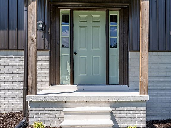4th image of 1708 Deer Hollow Dr