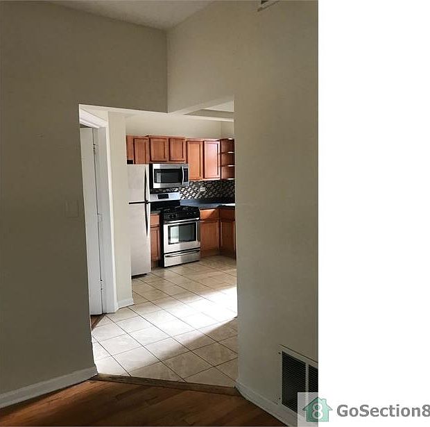 1st image of 4003 W Wellington Ave