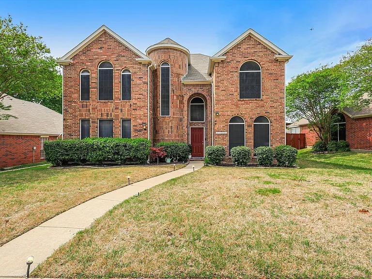 7611 Cordova Dr — Photo 1