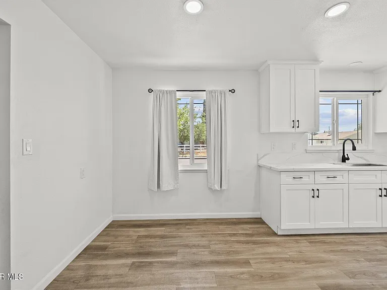 1135 W Pillsbury St #1135 — Photo 2