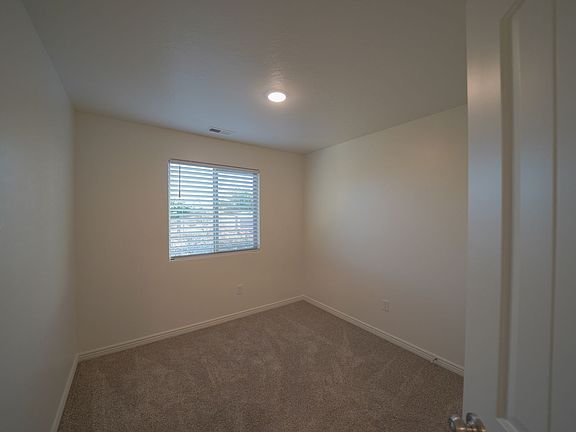 5th image of 1000 E Bluffview Dr #115