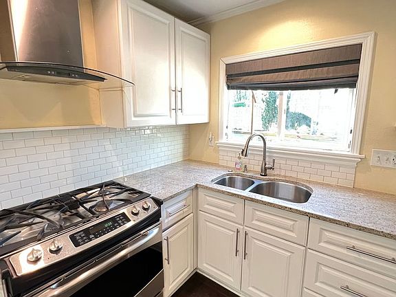 4th image of 13277 Lakeview Granada Dr