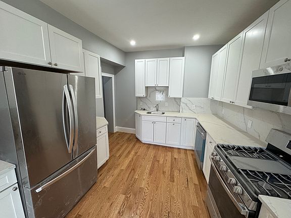 5th image of 13 Spring St #7