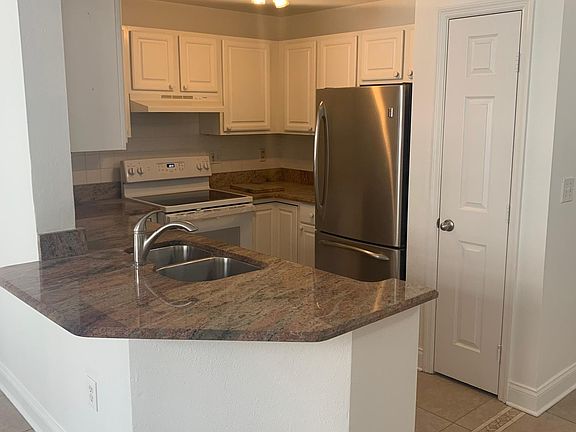 4th image of 501 Knights Run Ave APT 2102