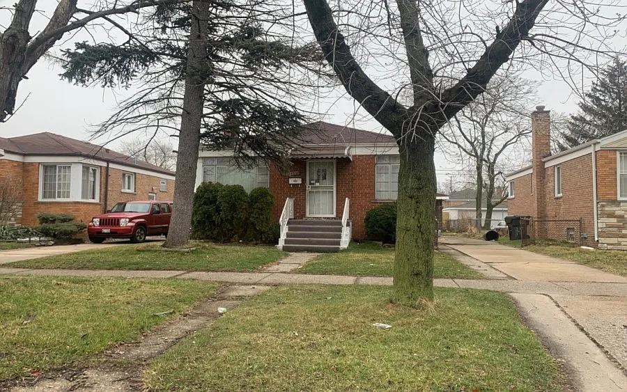 14331 Woodlawn Ave photo 1