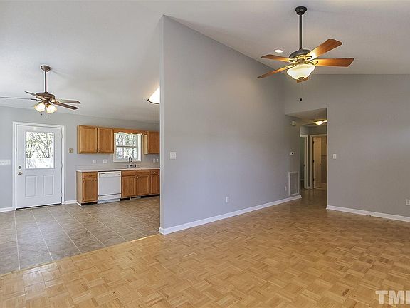5th image of 108 Terrywood Ct