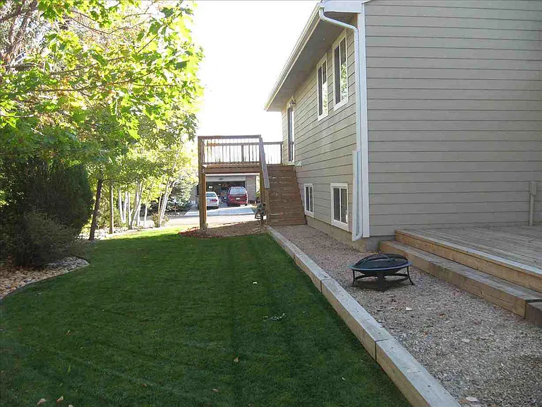 7808 Costigan Ave — Photo 3