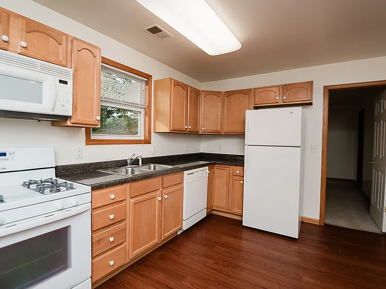 356 Greenwich St — Photo 8