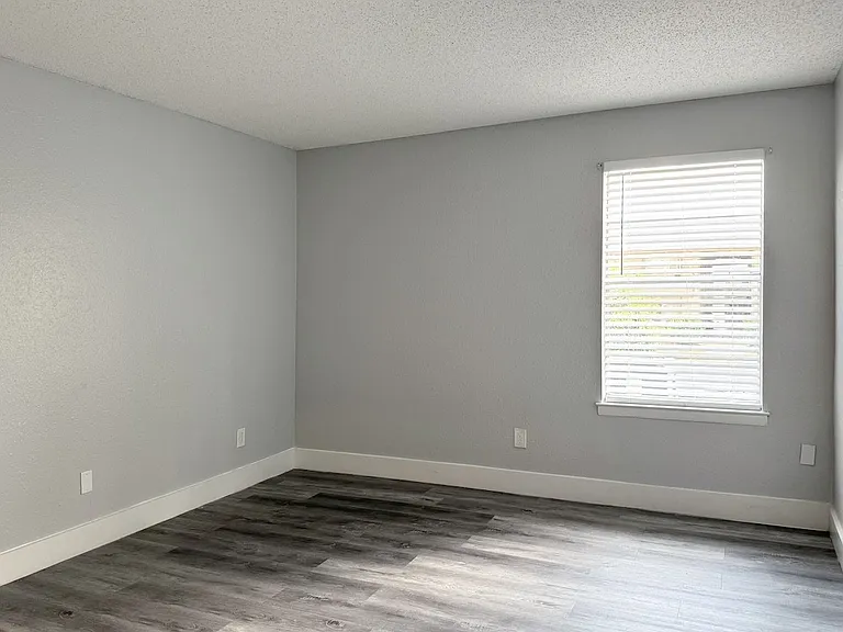 Ascot Place Apartments — Photo 37
