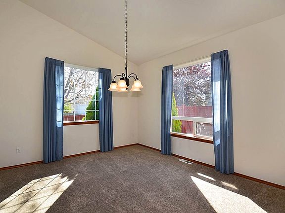 4th image of 19106 E Riverwalk Ln