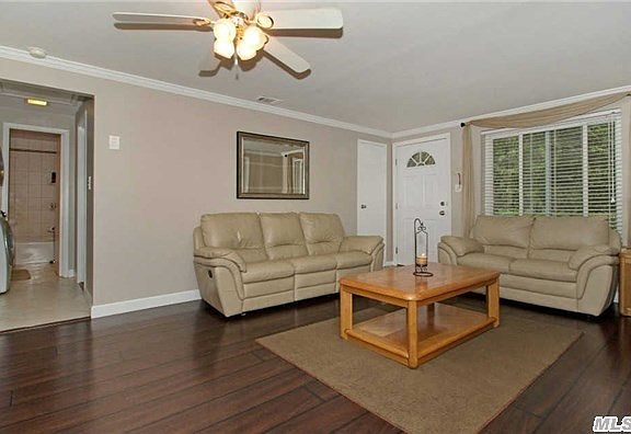 3rd image of 652 W End Dr
