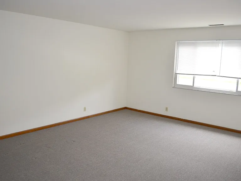 6300 Ervin Rd — Photo 15