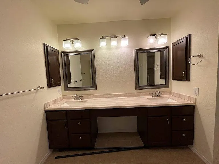 1825 Red Rock Dr — Photo 23