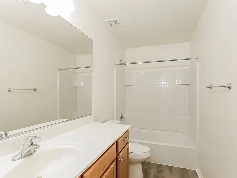 5804 S 10th Dr — Photo 15