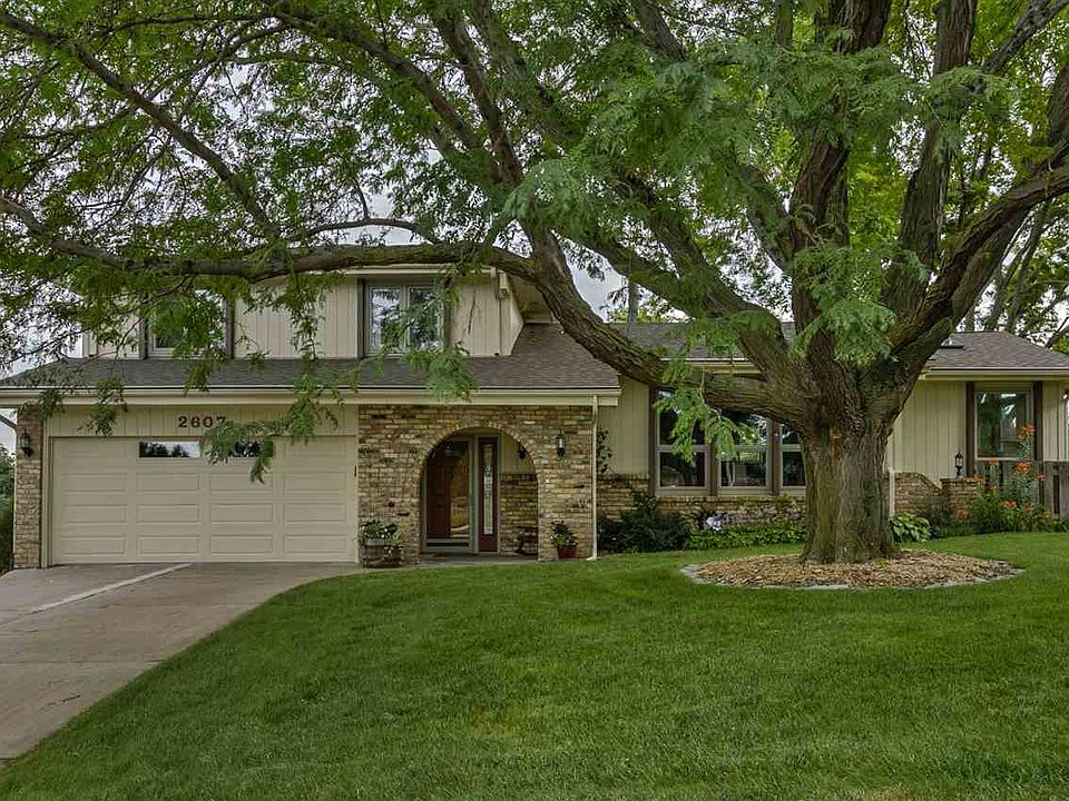 1st image of 2607 N 123rd Cir