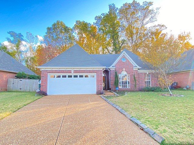 1st image of 2586 Plum Creek Dr