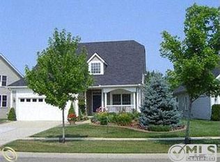 3573 Riverside Dr, Auburn Hills, MI 48326