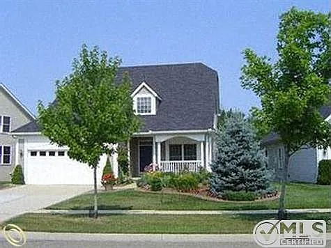 3573 Riverside Dr photo 1