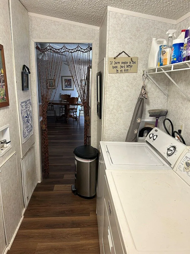 3 bed, 2.0 bath, 1400 sqft, $1,800 — Photo 2