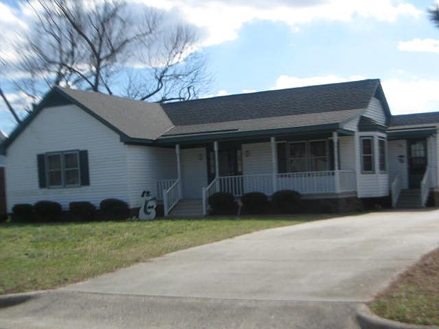 1st image of 1717 Foxhall Dr