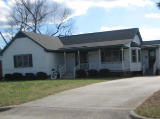 1717 Foxhall Dr, Rocky Mount, NC 27804