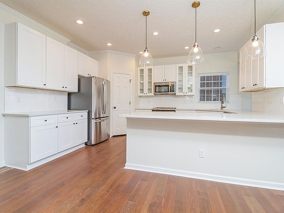 5th image of 8488 Beautiful Valley Dr