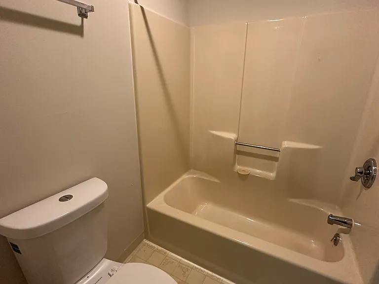 405 E Paradise Dr — Photo 16