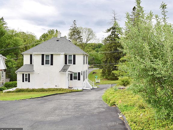 3rd image of 136 Landenberg Rd