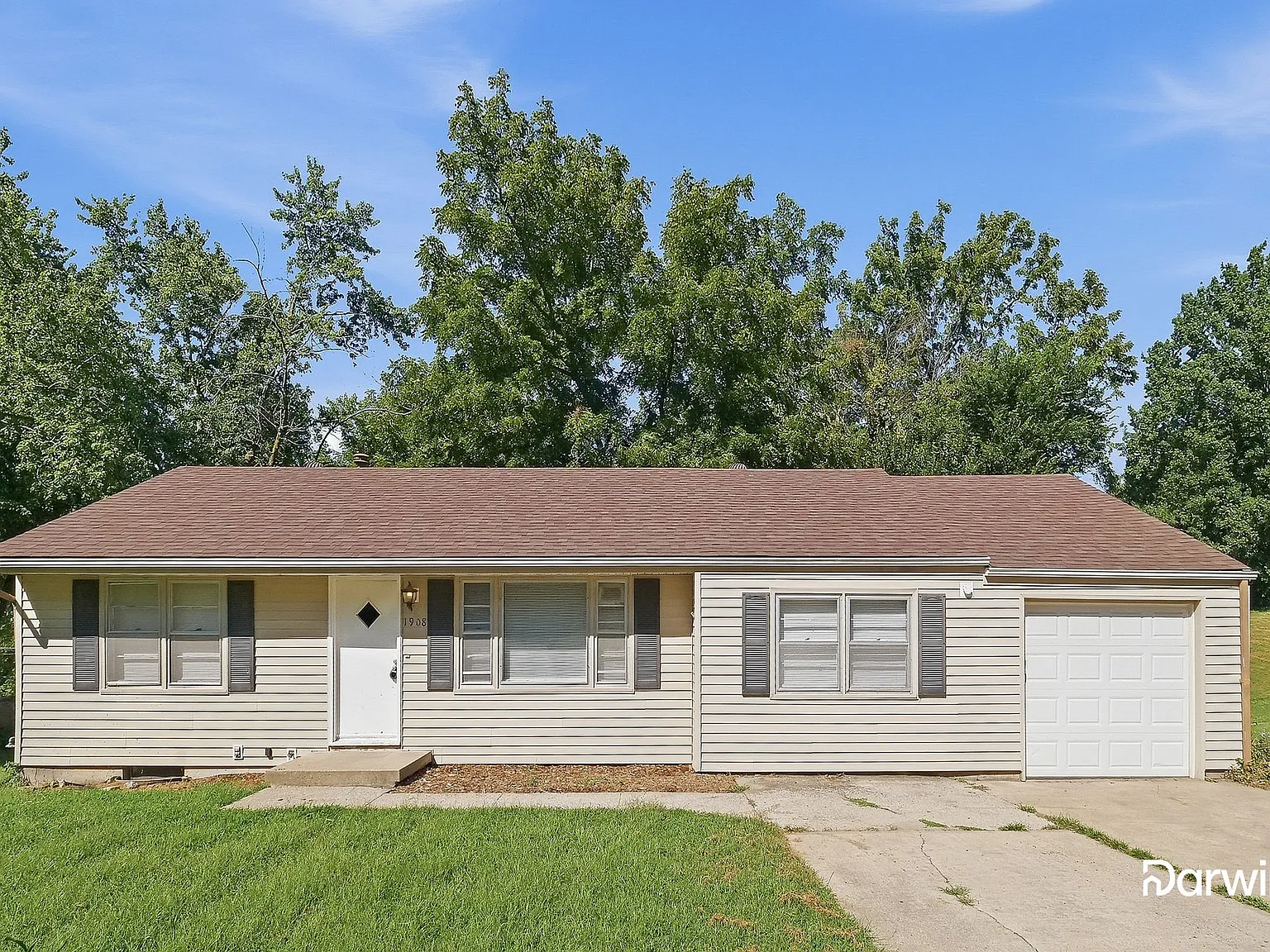 3 bed, 1.0 bath, 1258 sqft, $1,495 — Photo 1